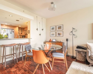 13700 Marina Pointe Drive - Photo Thumbnail 4