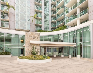 13700 Marina Pointe Drive - Photo Thumbnail 30