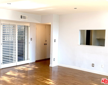 10800 Holman Avenue - Photo Thumbnail 4
