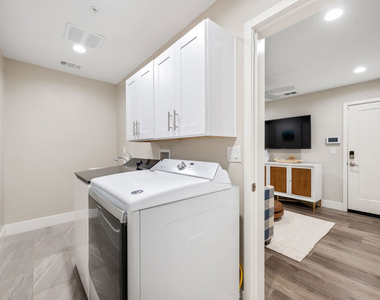 4415 Paxton Place - Photo Thumbnail 20