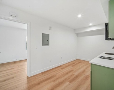 3221 W 71st Street - Photo Thumbnail 4