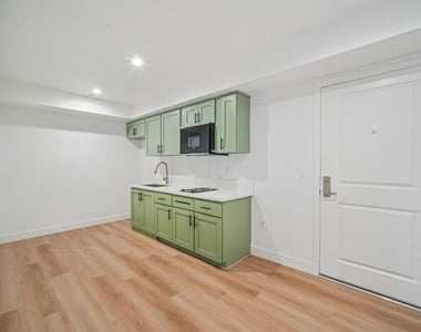 3221 W 71st Street - Photo Thumbnail 10