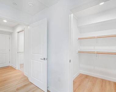 3221 W 71st Street - Photo Thumbnail 16