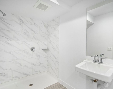 3221 W 71st Street - Photo Thumbnail 7