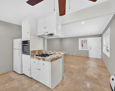 1619 Colby Avenue - Photo Thumbnail 13