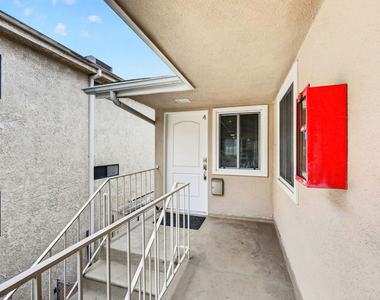 1619 Colby Avenue - Photo Thumbnail 6