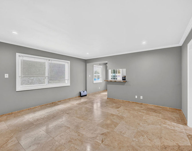 1619 Colby Avenue - Photo Thumbnail 11