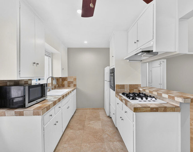 1619 Colby Avenue - Photo Thumbnail 12