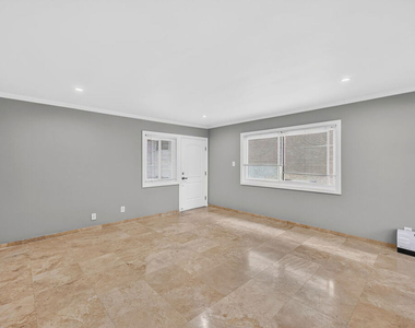 1619 Colby Avenue - Photo Thumbnail 9