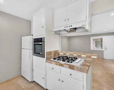 1619 Colby Avenue - Photo Thumbnail 14