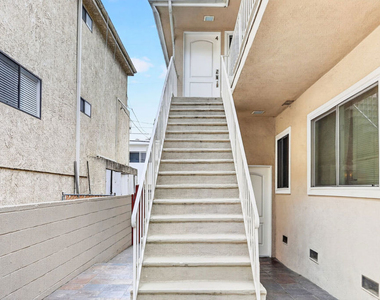 1619 Colby Avenue - Photo Thumbnail 4