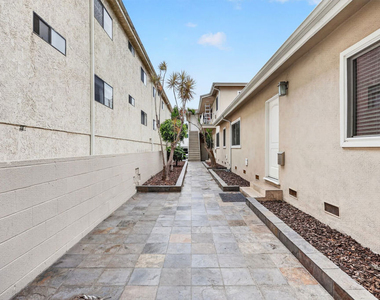 1619 Colby Avenue - Photo Thumbnail 3