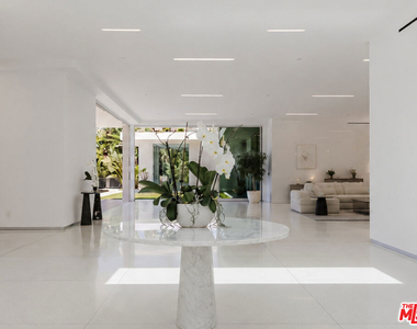 1029 Wallace - Photo Thumbnail 5