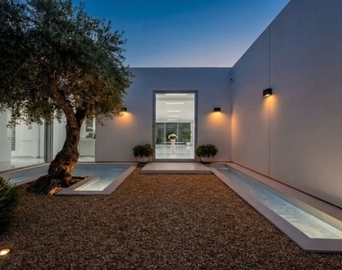 1029 Wallace - Photo Thumbnail 27