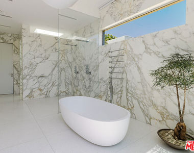 1029 Wallace - Photo Thumbnail 16