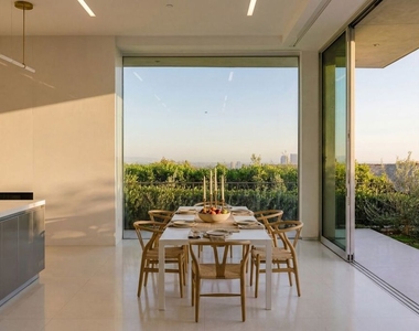 1029 Wallace - Photo Thumbnail 9