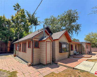3124 Veteran Avenue - Photo Thumbnail 6