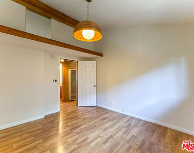 3124 Veteran Avenue - Photo Thumbnail 25