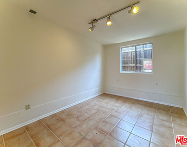 3124 Veteran Avenue - Photo Thumbnail 33
