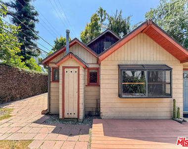 3124 Veteran Avenue - Photo Thumbnail 4