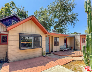 3124 Veteran Avenue - Photo Thumbnail 5