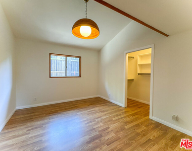 3124 Veteran Avenue - Photo Thumbnail 21
