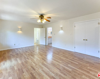 3124 Veteran Avenue - Photo Thumbnail 29