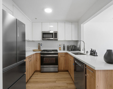 16100 W Sunset Boulevard - Photo Thumbnail 4