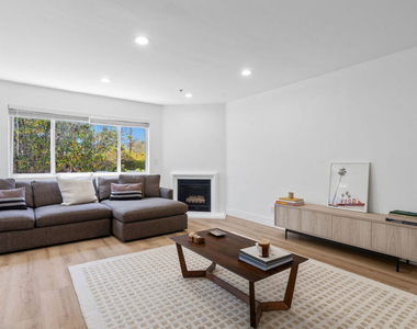 16100 W Sunset Boulevard - Photo Thumbnail 2