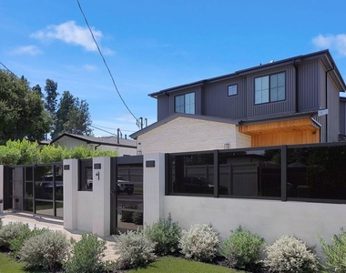 5917 Rhodes Avenue - Photo Thumbnail 2