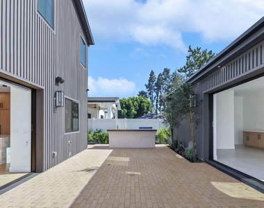 5917 Rhodes Avenue - Photo Thumbnail 47