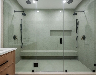 5917 Rhodes Avenue - Photo Thumbnail 26