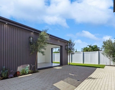 5917 Rhodes Avenue - Photo Thumbnail 45
