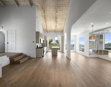 683 Marine View Ave - Photo Thumbnail 3