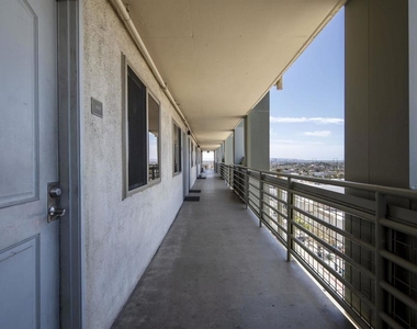 801 National City Blvd - Photo Thumbnail 3