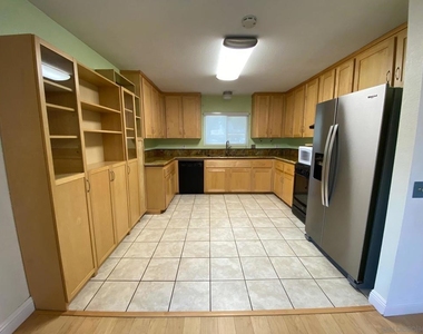 1475 Tarbox St - Photo Thumbnail 7