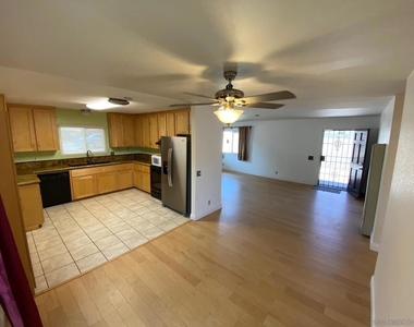 1475 Tarbox St - Photo Thumbnail 6