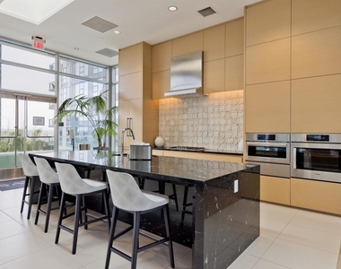 1388 Kettner - Photo Thumbnail 61