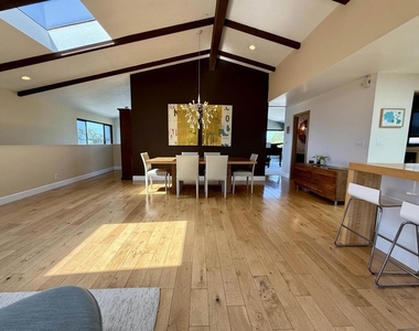 4221 Hill - Photo Thumbnail 3