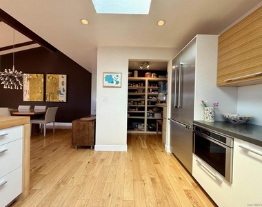 4221 Hill - Photo Thumbnail 10
