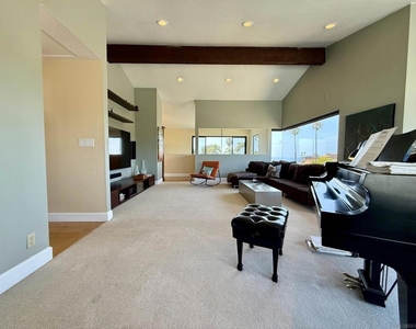 4221 Hill - Photo Thumbnail 11