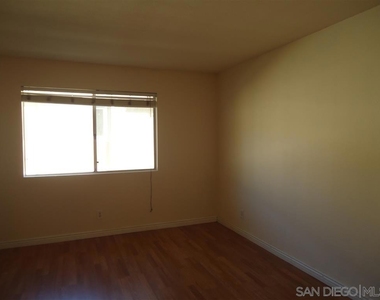 9210 Kenwood Dr. - Photo Thumbnail 2
