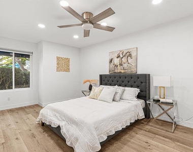 8308 Regents Rd - Photo Thumbnail 10