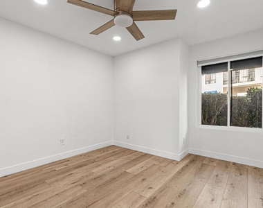 8308 Regents Rd - Photo Thumbnail 12