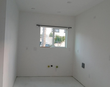 3403 Riviera - Photo Thumbnail 33