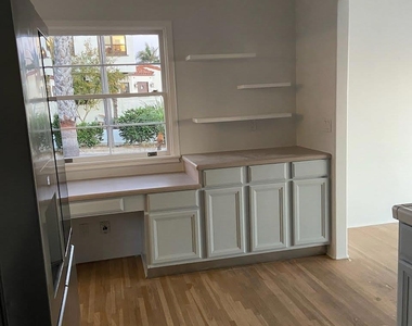 3403 Riviera - Photo Thumbnail 2