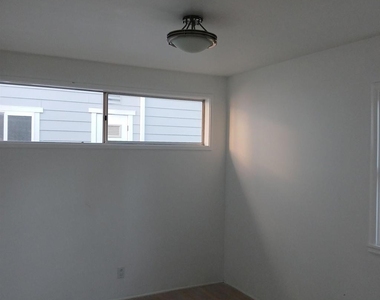 3403 Riviera - Photo Thumbnail 24