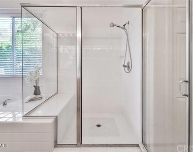 580 Winncastle Street - Photo Thumbnail 15