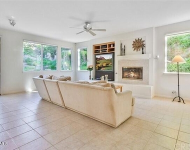 580 Winncastle Street - Photo Thumbnail 6