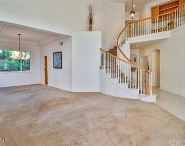 580 Winncastle Street - Photo Thumbnail 11